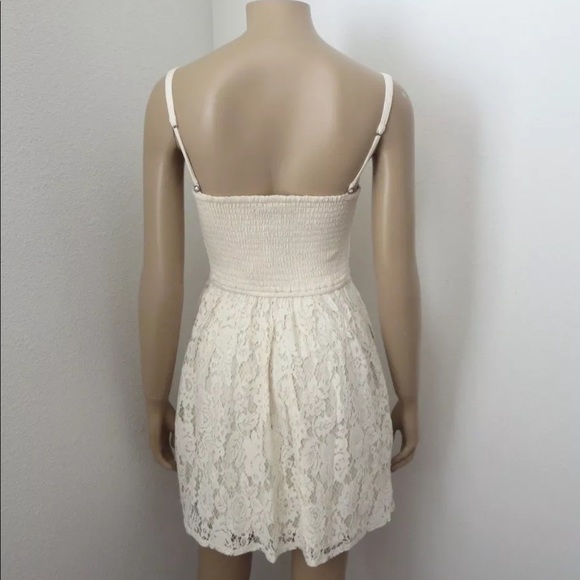 2/$50 BNWT Lace white / cream coloured dress ladies size LG - Picture 2 of 2